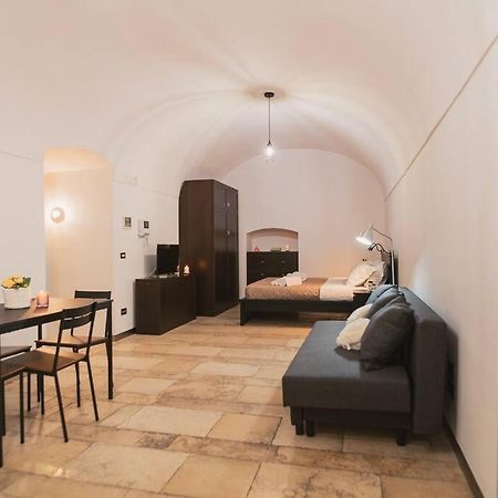 Trani -Suite ❉Marmor - Elegante Casa Storica ❉ ภายนอก รูปภาพ