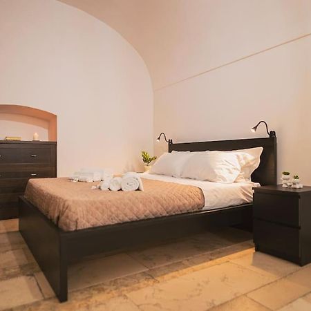 Trani -Suite ❉Marmor - Elegante Casa Storica ❉ ภายนอก รูปภาพ