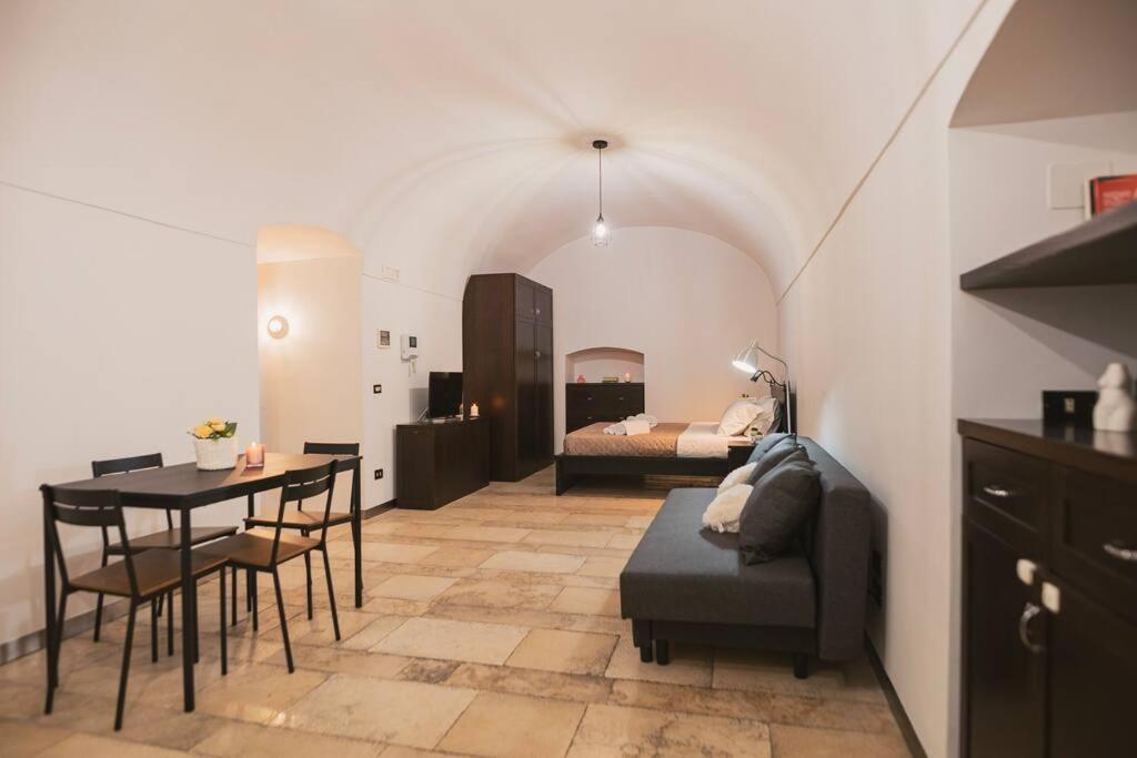 Trani -Suite ❉Marmor - Elegante Casa Storica ❉ ภายนอก รูปภาพ