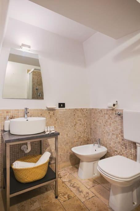 Trani -Suite ❉Marmor - Elegante Casa Storica ❉ ภายนอก รูปภาพ