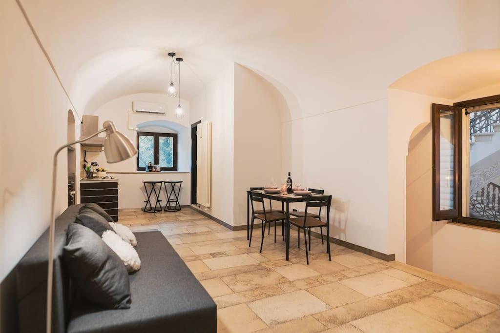 Trani -Suite ❉Marmor - Elegante Casa Storica ❉ ภายนอก รูปภาพ