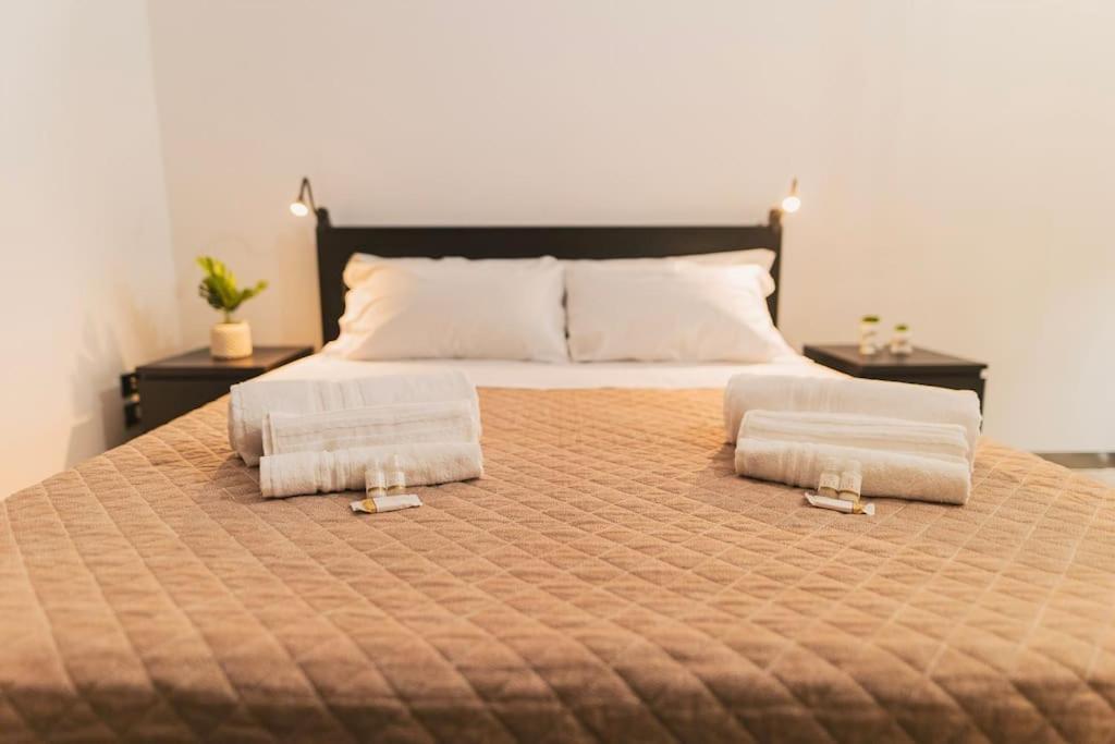 Trani -Suite ❉Marmor - Elegante Casa Storica ❉ ภายนอก รูปภาพ
