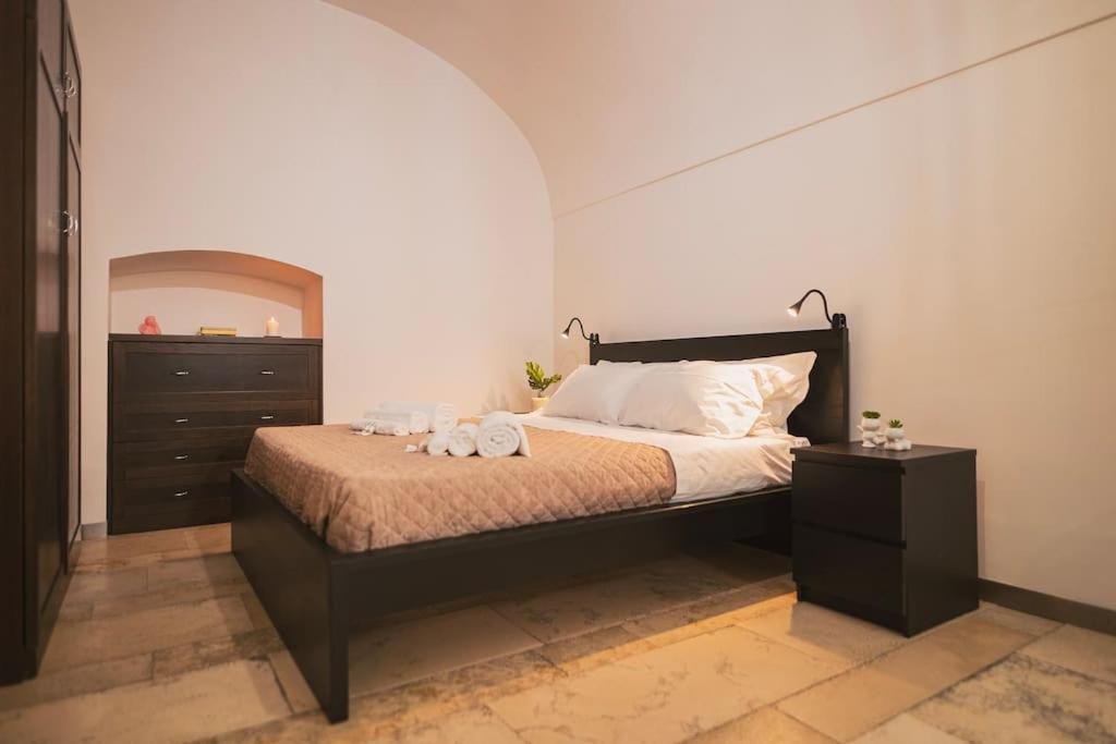 Trani -Suite ❉Marmor - Elegante Casa Storica ❉ ภายนอก รูปภาพ