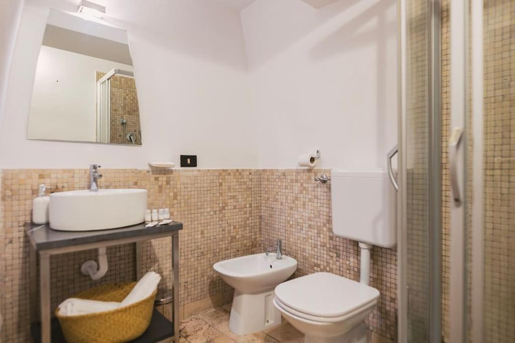 Trani -Suite ❉Marmor - Elegante Casa Storica ❉ ภายนอก รูปภาพ